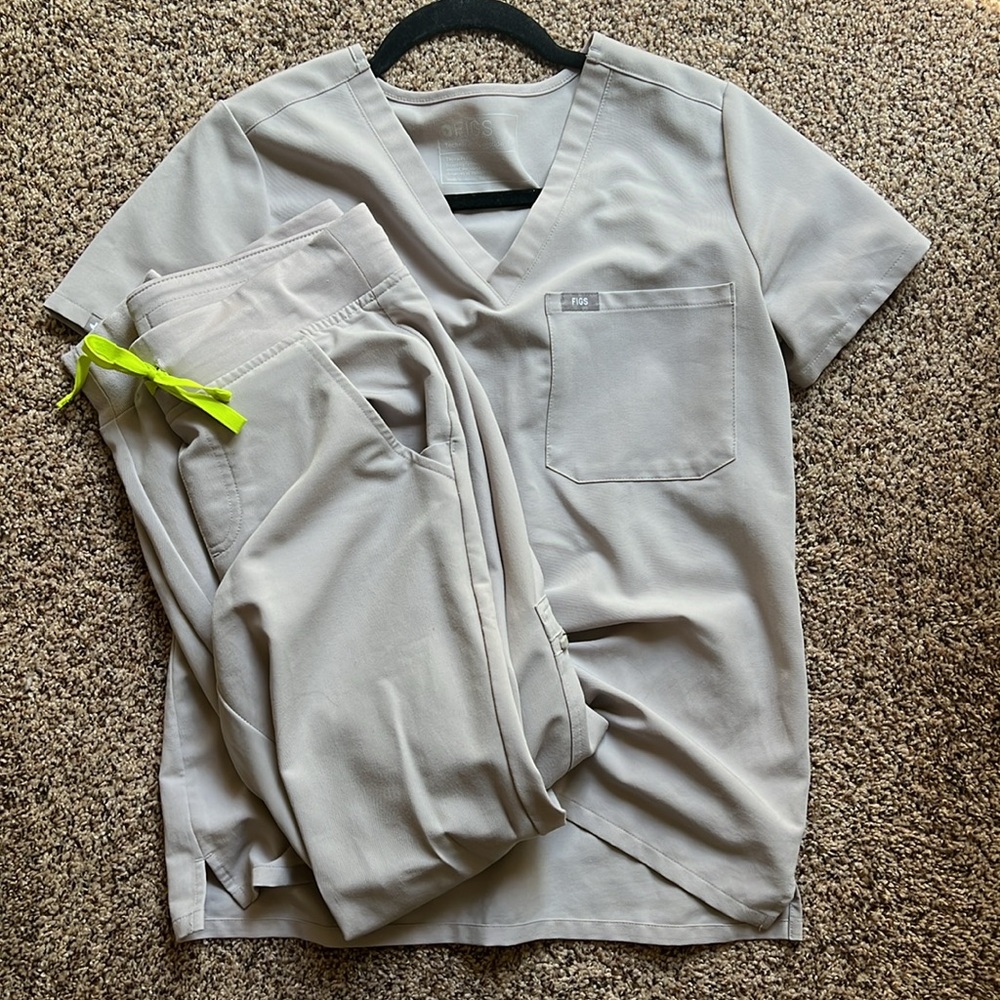 Women's Gray Activewear Set - Picture 5 of 5